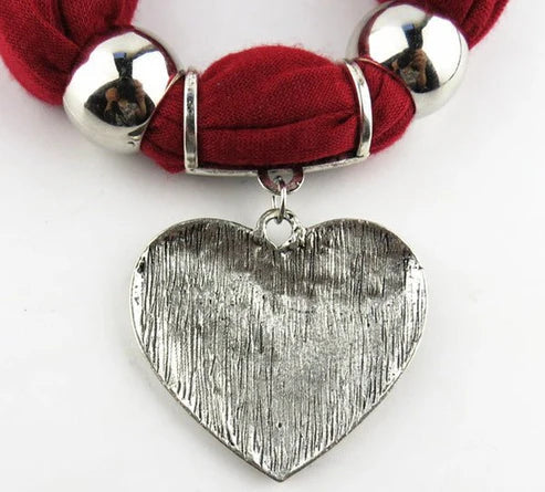 Heart Pendant Scarf – Stylish Women’s Monochrome Jewelry Scarf