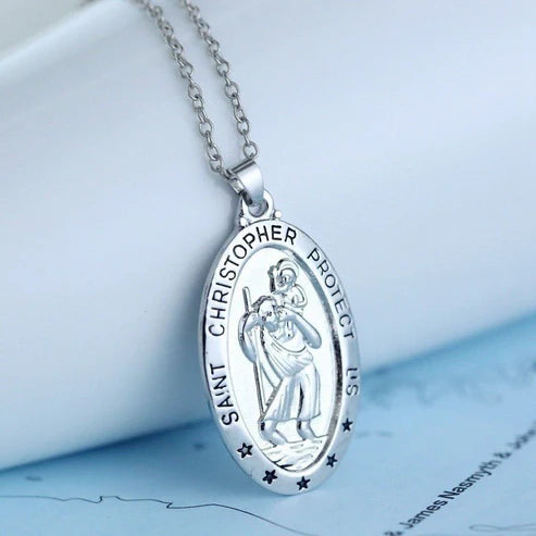 Creative Character Carving Simple Necklace – English Carved Pendant