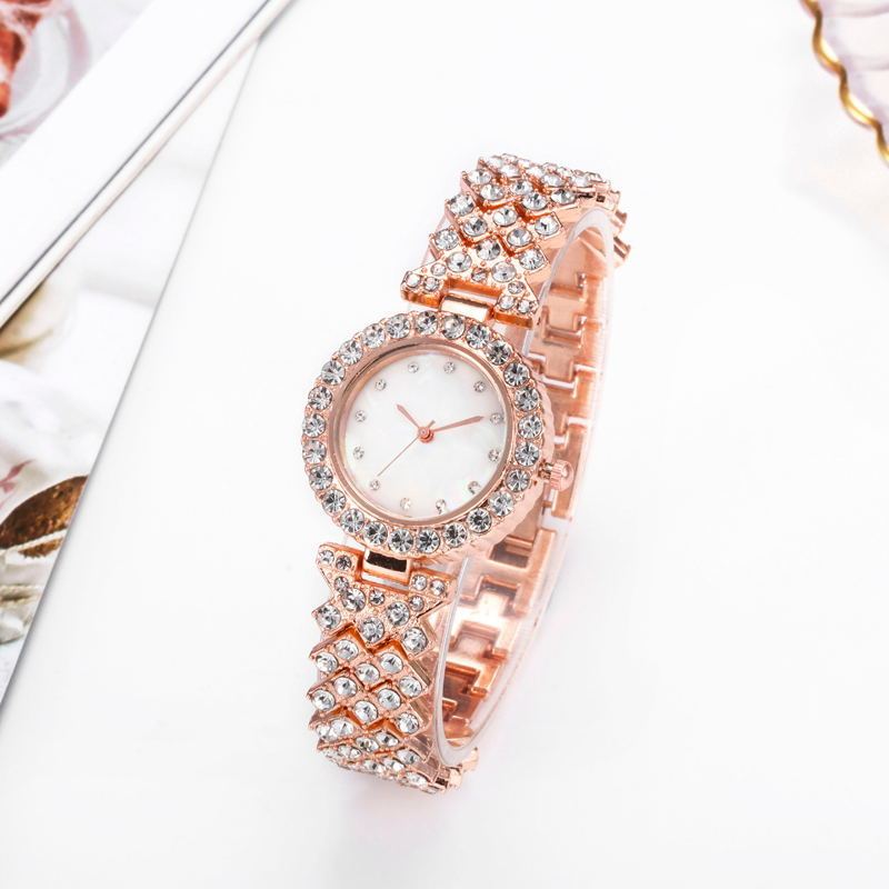 Fashion Simple Women's Quartz Watch – Diamond Alloy Edition