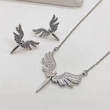 Angel Wings Stainless Steel Necklace Set – Graceful & Timeless Elegance
