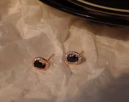 Oval Shaped Stud Earrings – Timeless Simplicity Meets Modern Elegance